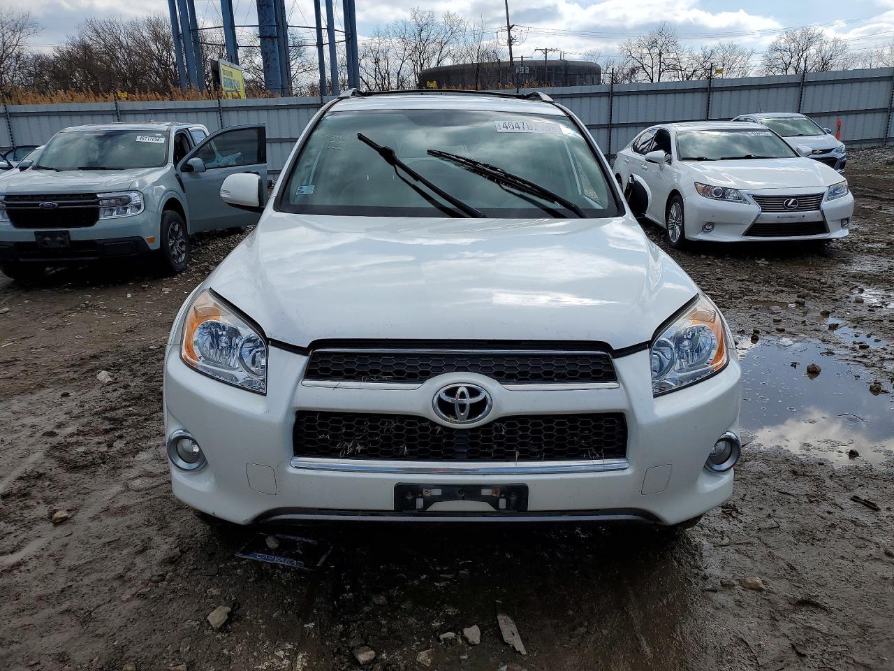 2011 TOYOTA RAV4
