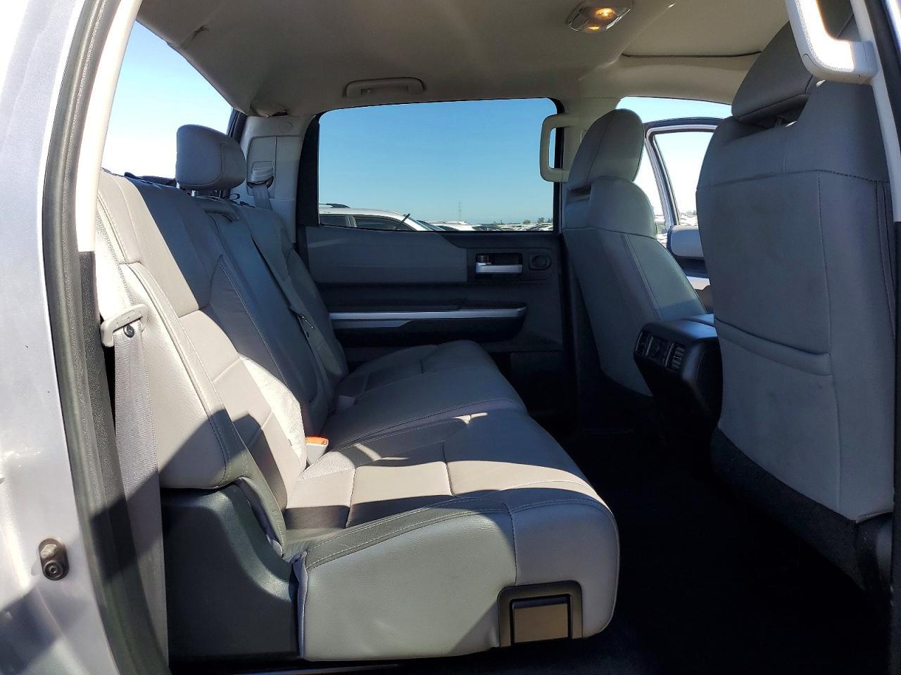 2016 TOYOTA TUNDRA