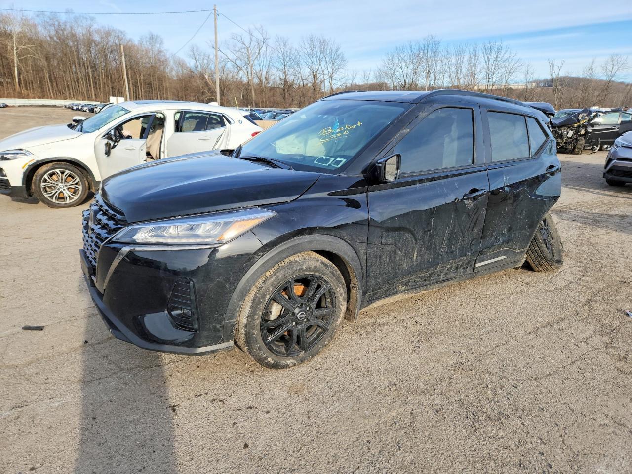 2024 NISSAN KICKS