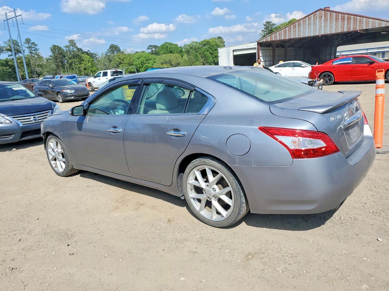 2009 NISSAN Maxima