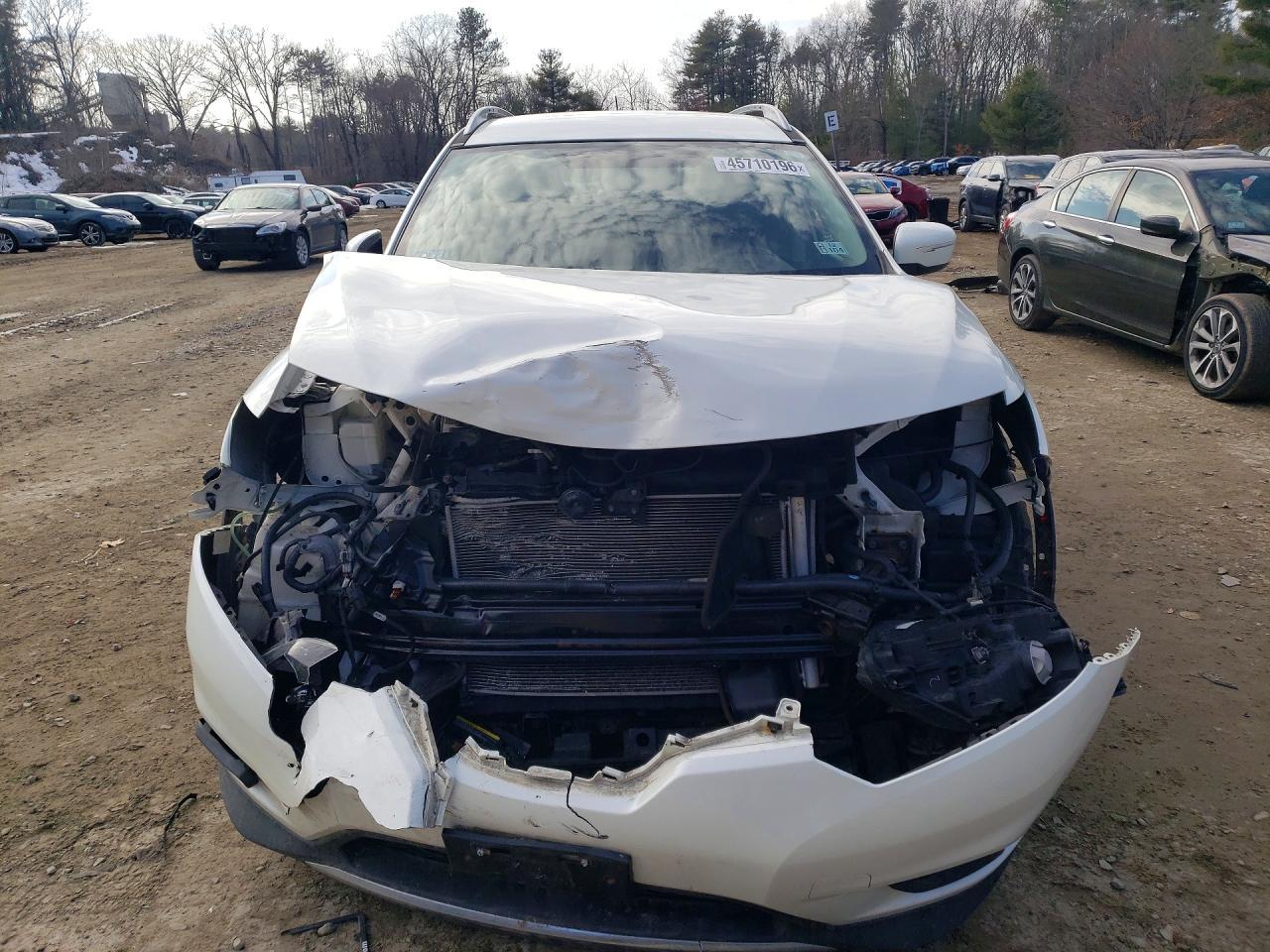 2015 NISSAN ROGUE