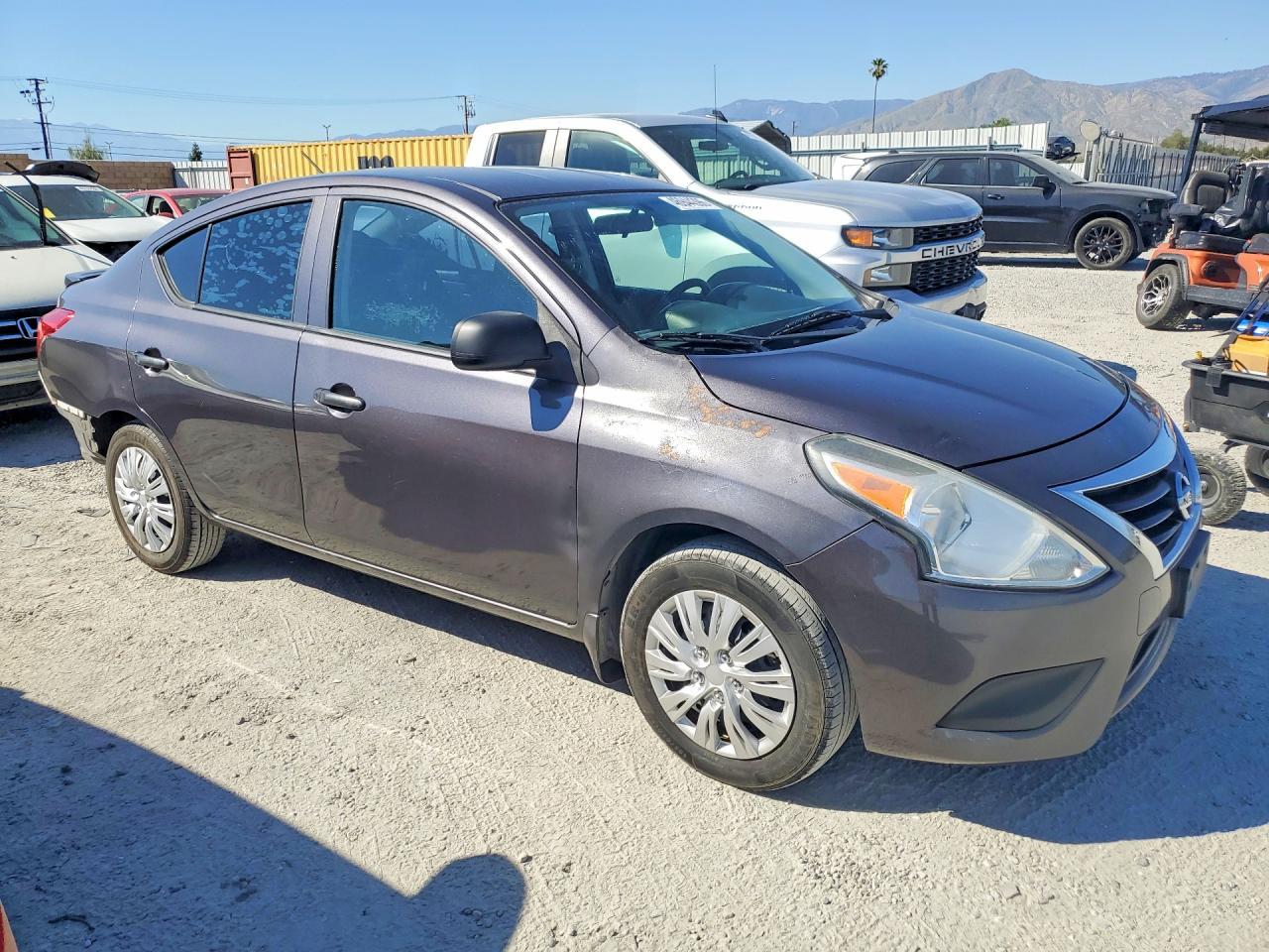 2015 NISSAN VERSA