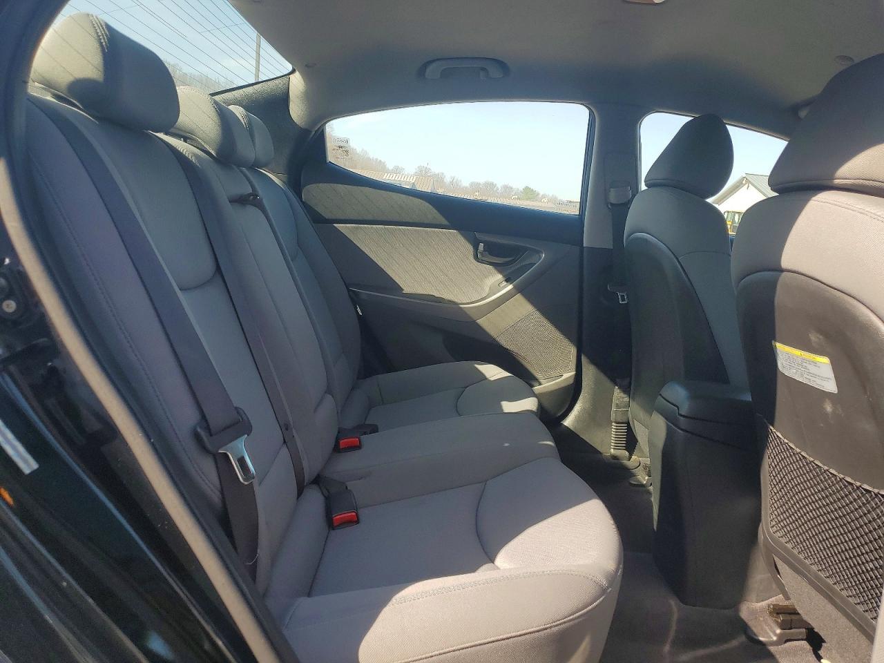 2012 HYUNDAI ELANTRA