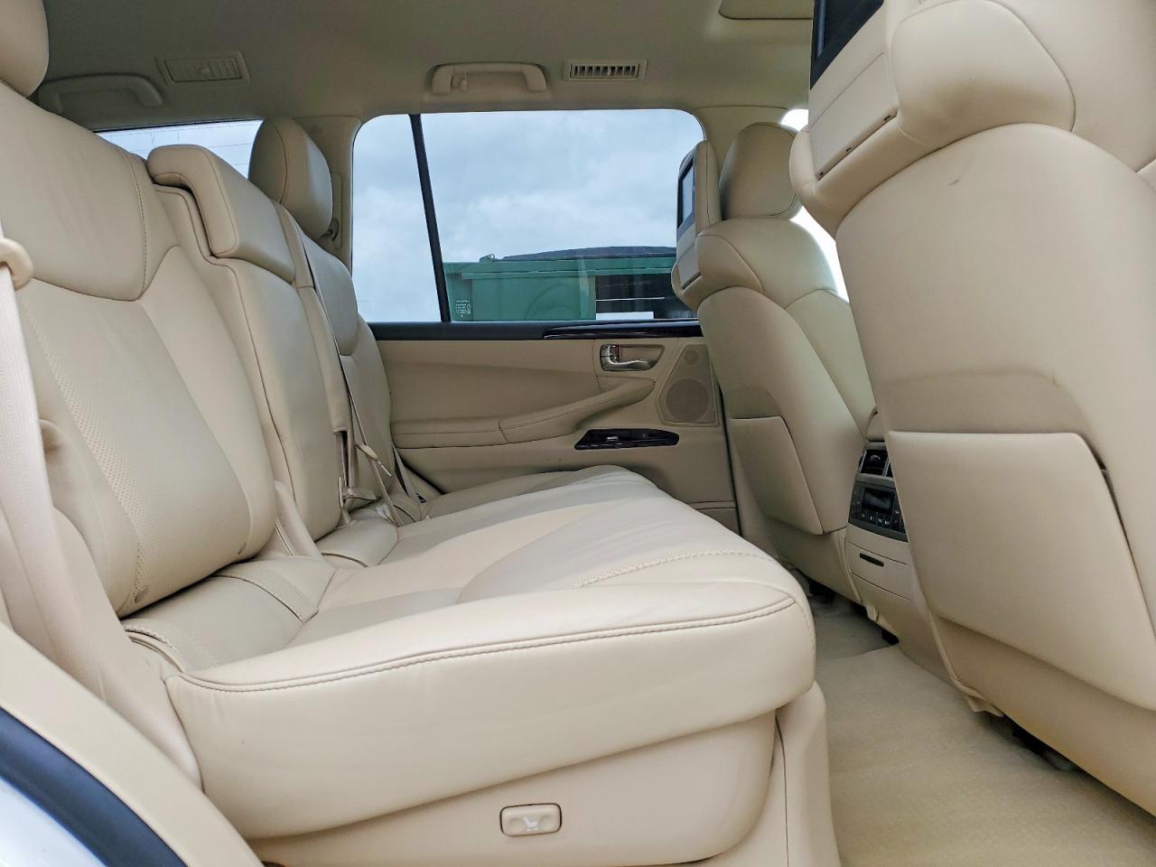 2013 LEXUS LX 570