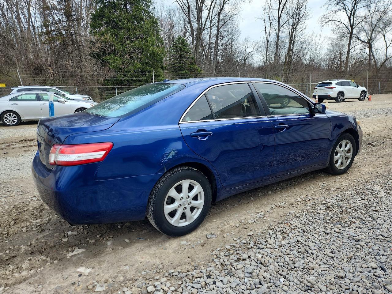 2011 TOYOTA CAMRY