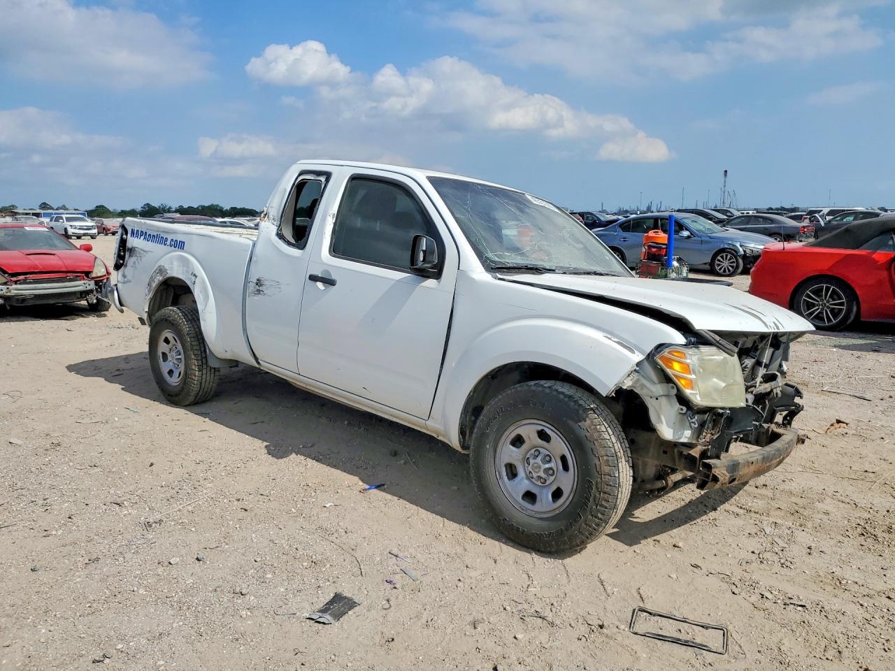 2015 NISSAN Frontier