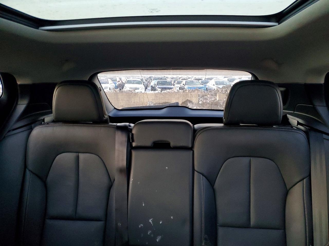 2021 VOLVO XC40