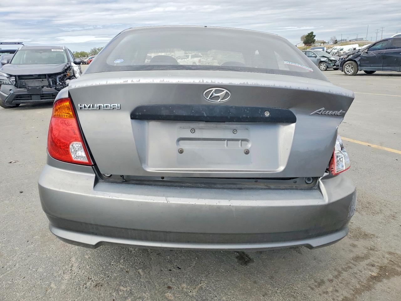 2004 HYUNDAI ACCENT