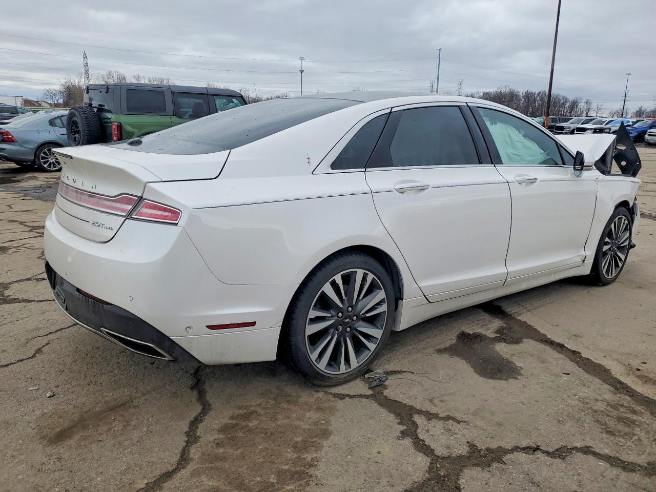 2017 LINCOLN MKZ