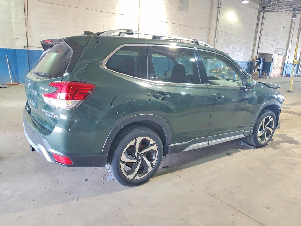 2023 SUBARU FORESTER