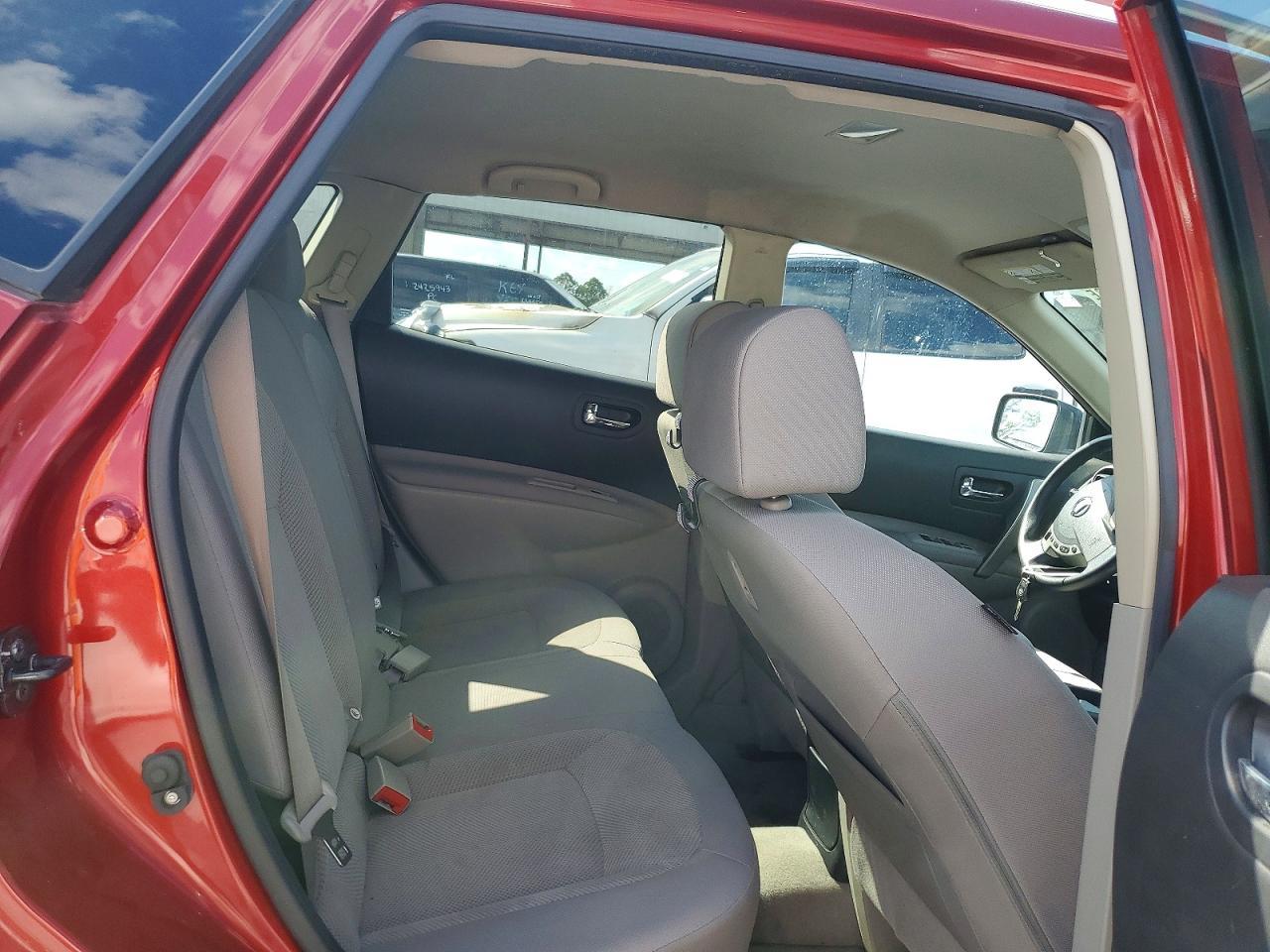 2015 NISSAN ROGUE