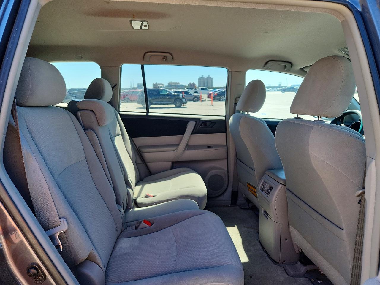 2010 TOYOTA HIGHLANDER