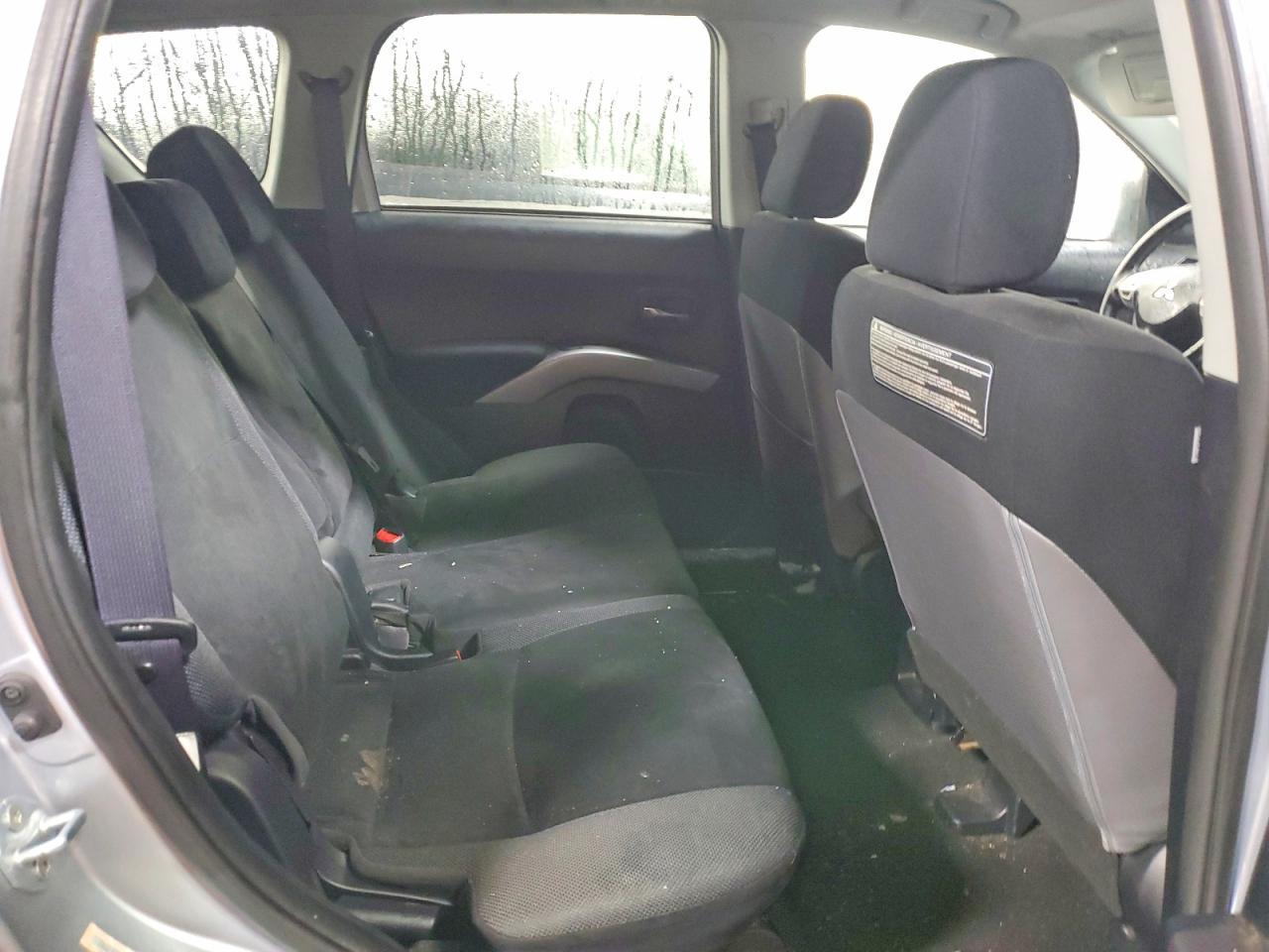 2009 MITSUBISHI outlander