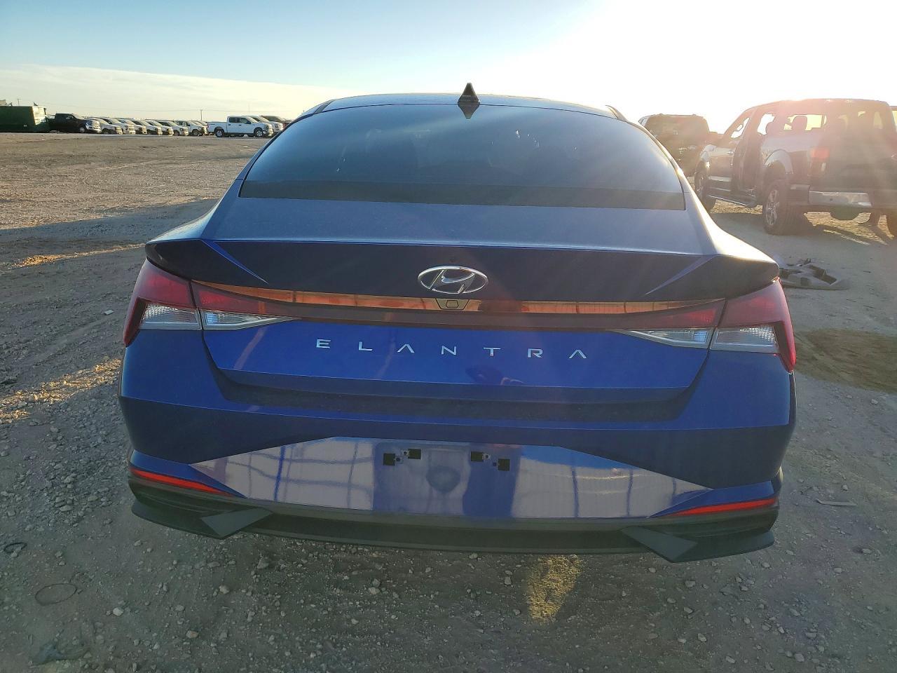 2022 HYUNDAI ELANTRA