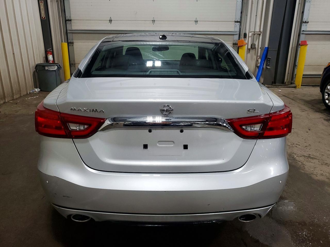 2017 NISSAN Maxima