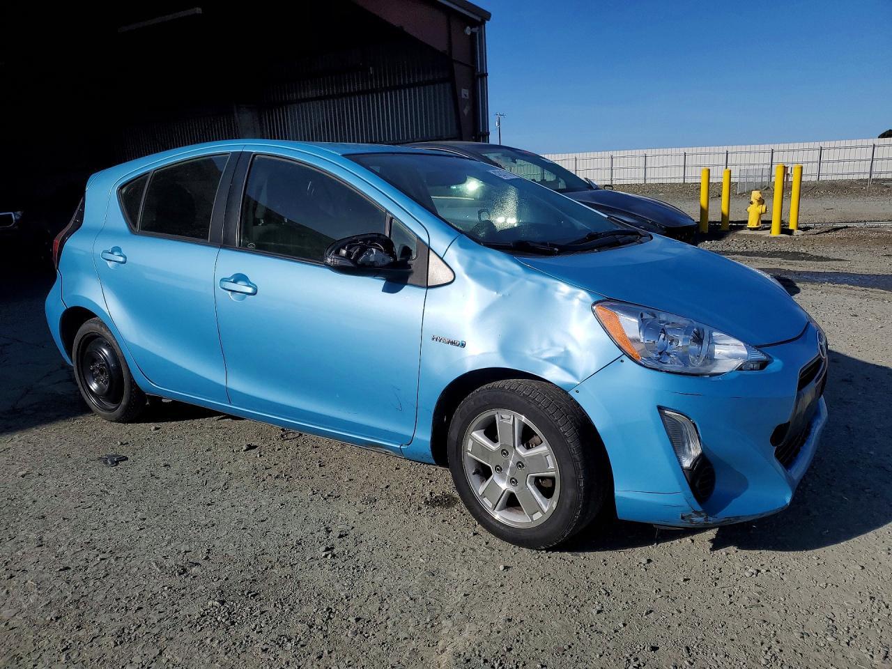 2015 TOYOTA Prius c