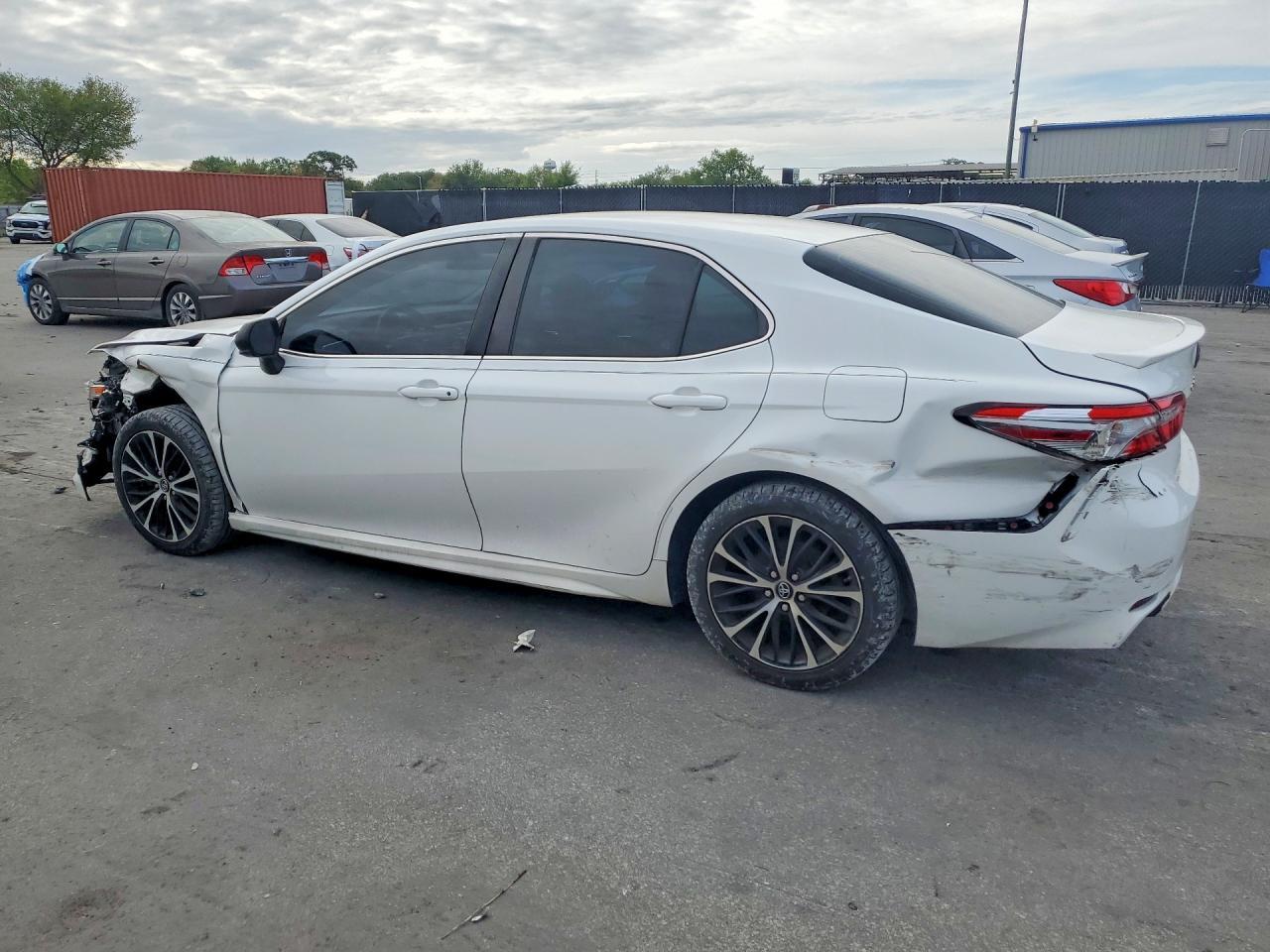 2018 TOYOTA CAMRY