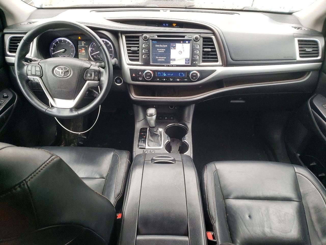 2016 TOYOTA HIGHLANDER