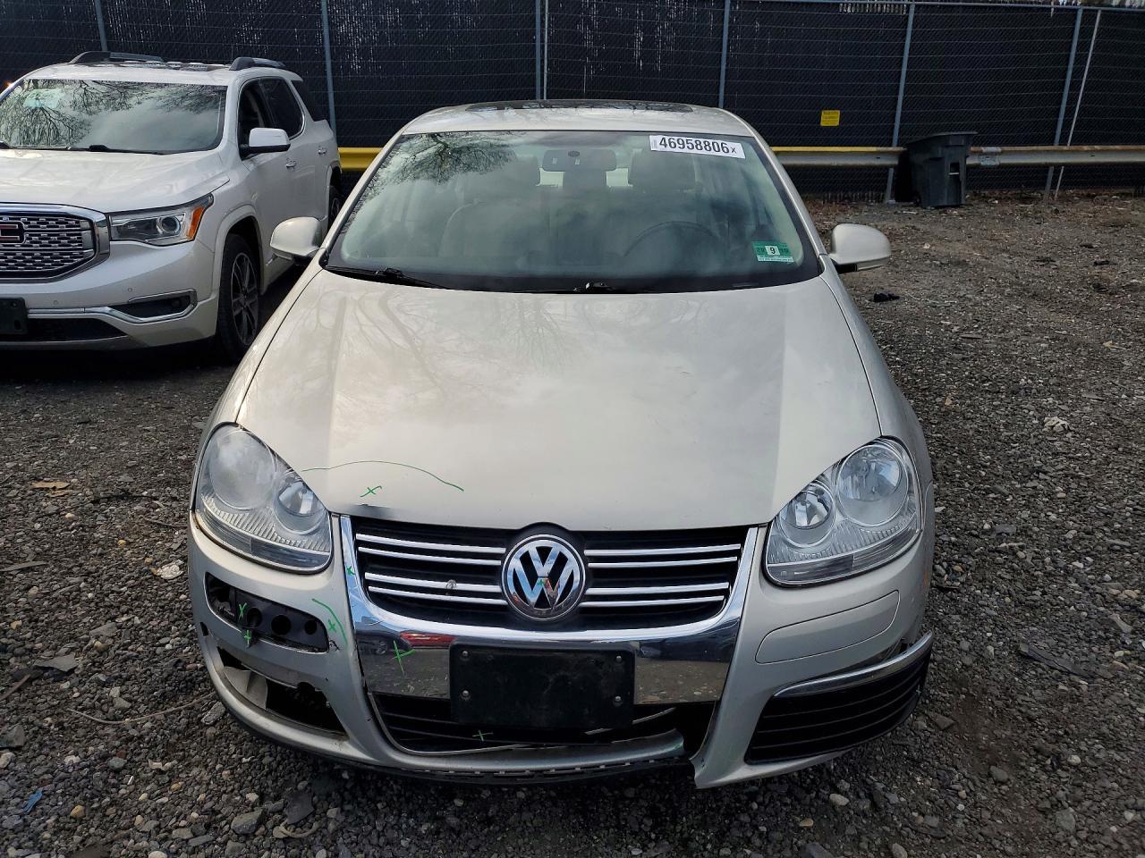 2010 VOLKSWAGEN JETTA