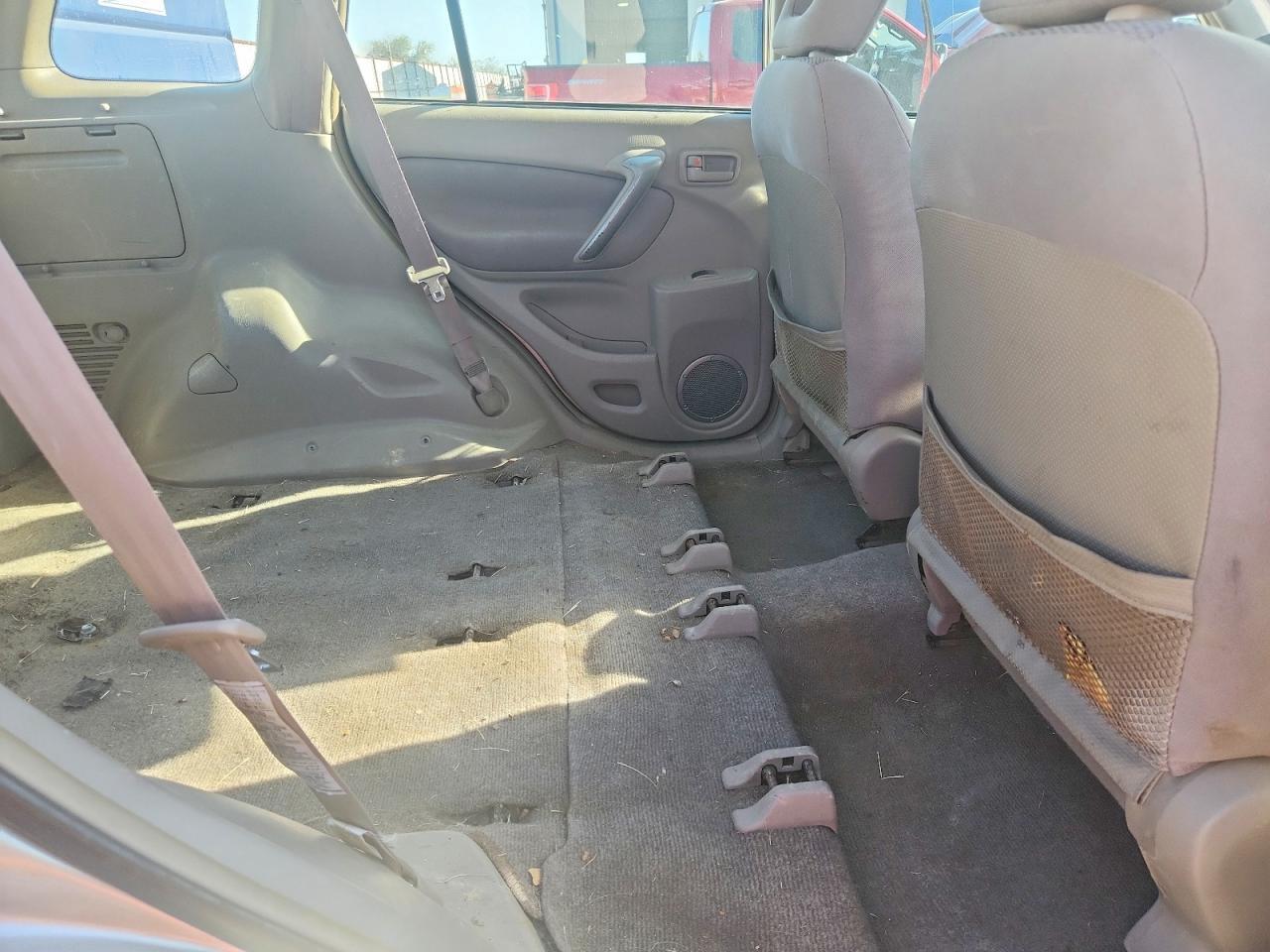 2004 TOYOTA RAV4