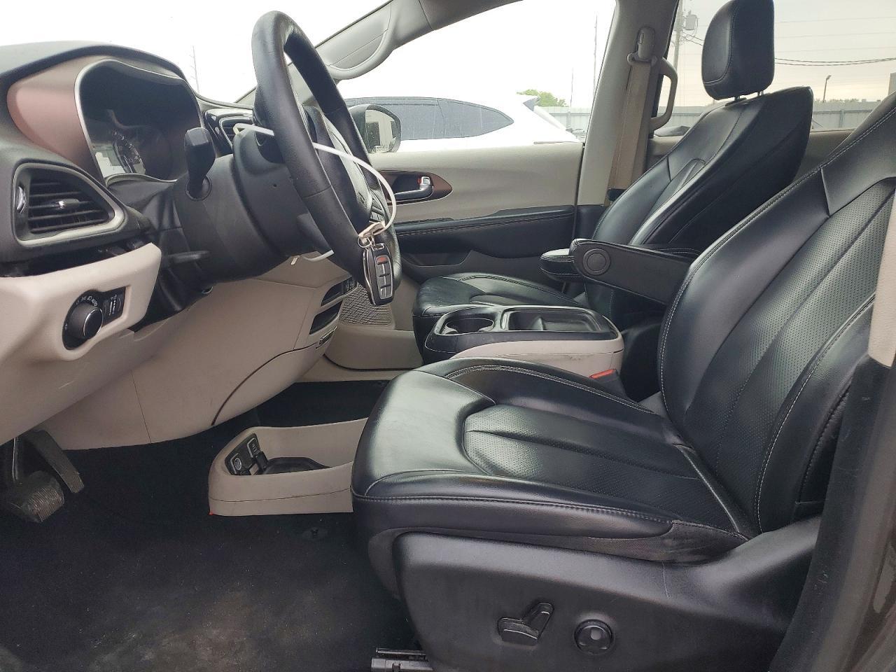 2021 CHRYSLER Voyager