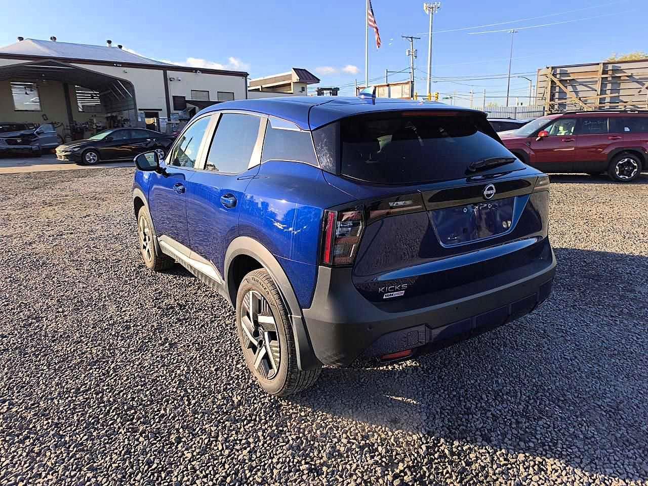 2025 NISSAN KICKS