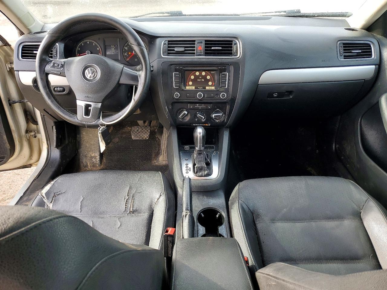 2011 VOLKSWAGEN JETTA