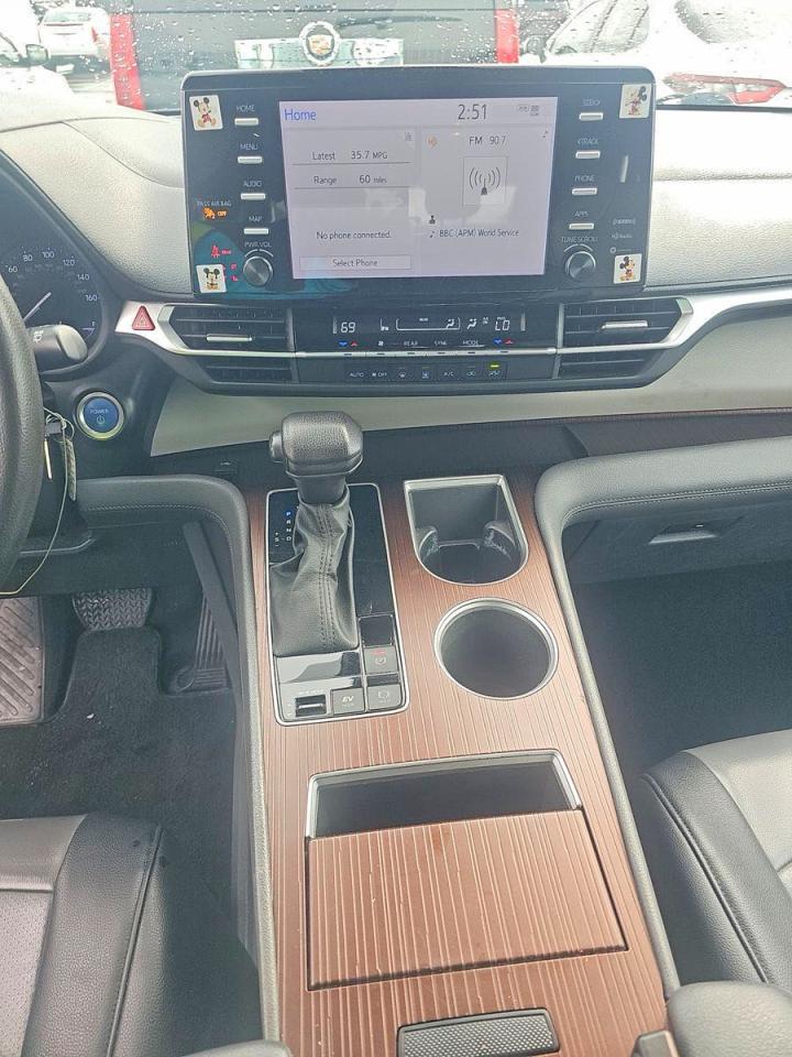 2023 TOYOTA SIENNA