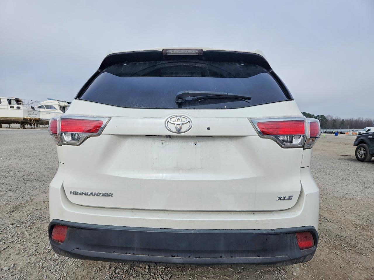 2016 TOYOTA HIGHLANDER