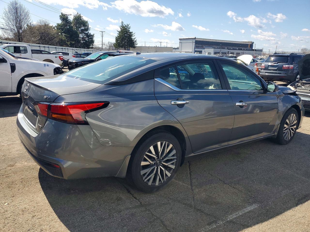 2024 NISSAN ALTIMA
