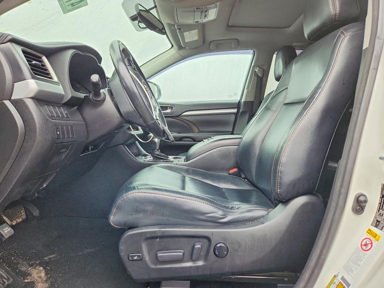 2016 TOYOTA HIGHLANDER