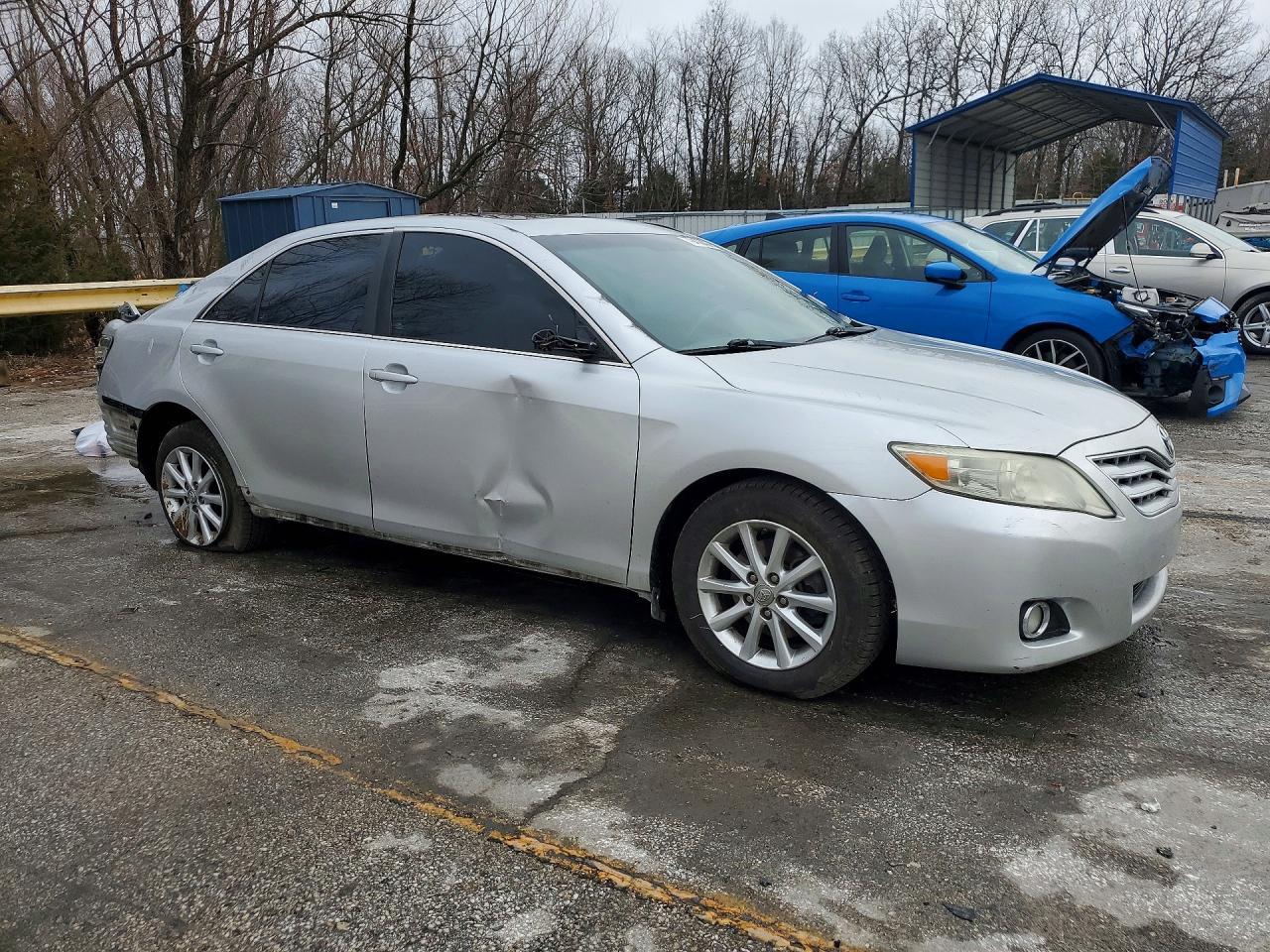 2011 TOYOTA CAMRY