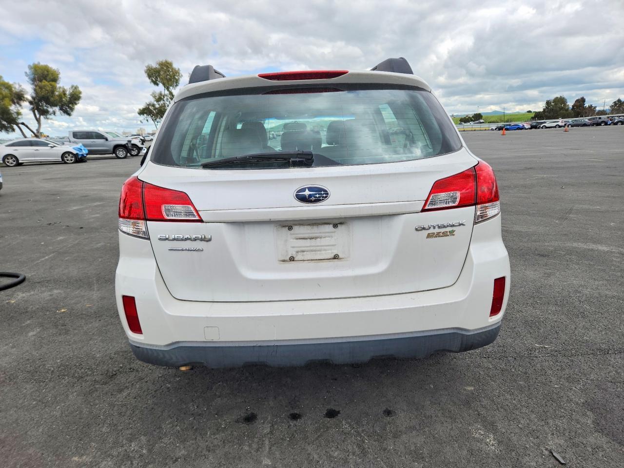 2010 SUBARU Outback
