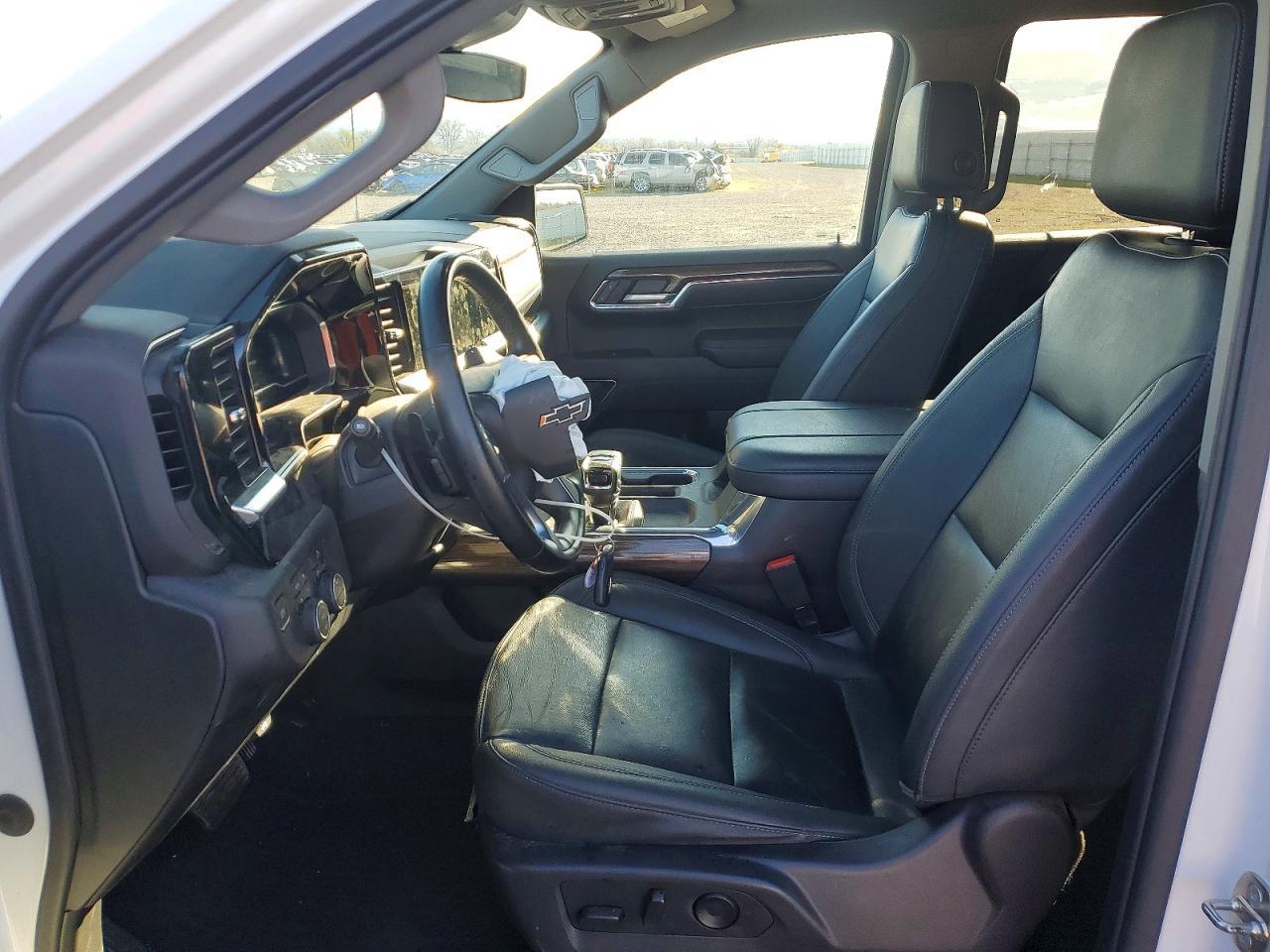 2023 CHEVROLET Silverado
