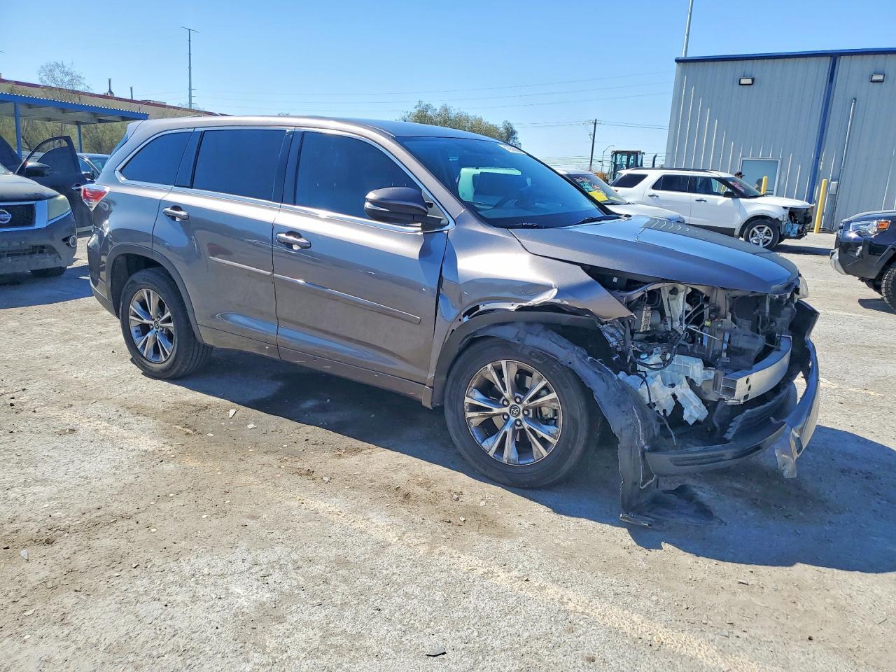 2016 TOYOTA HIGHLANDER