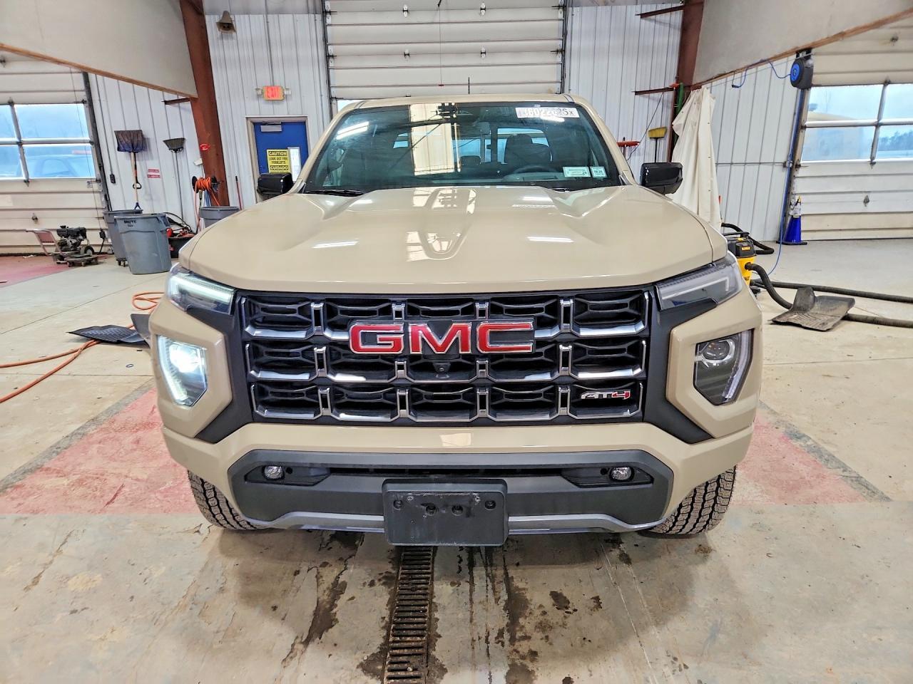 2024 GMC CANYON