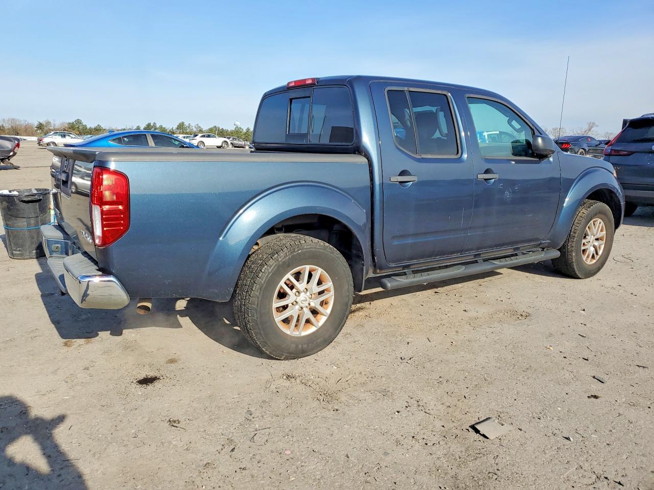 2016 NISSAN Frontier