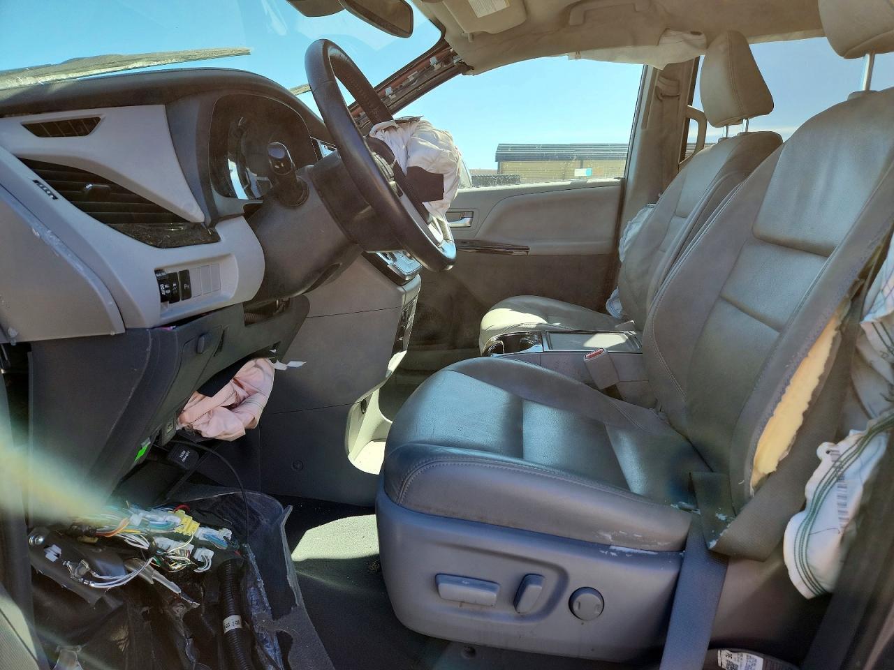 2019 TOYOTA SIENNA