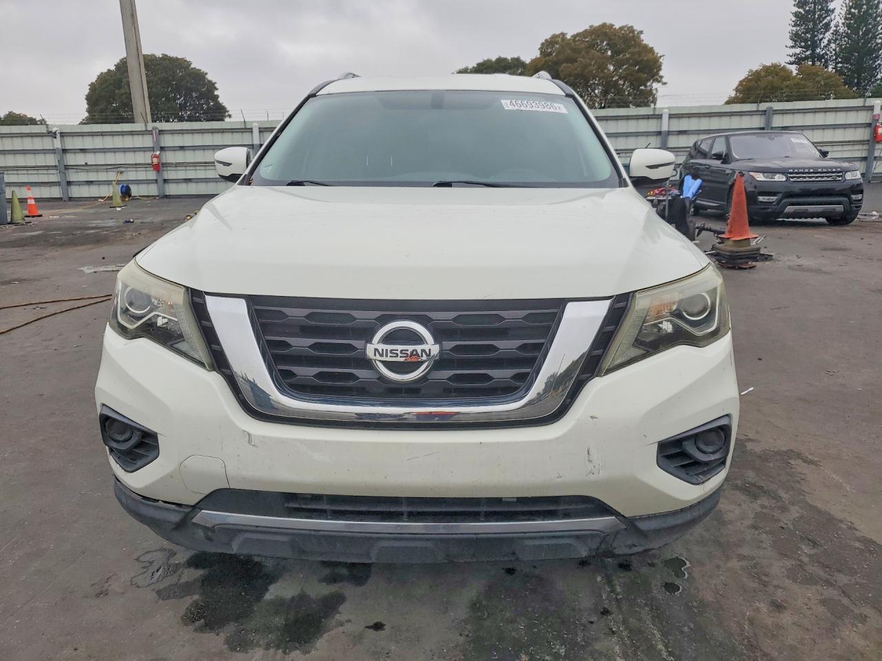 2017 NISSAN Path Finde