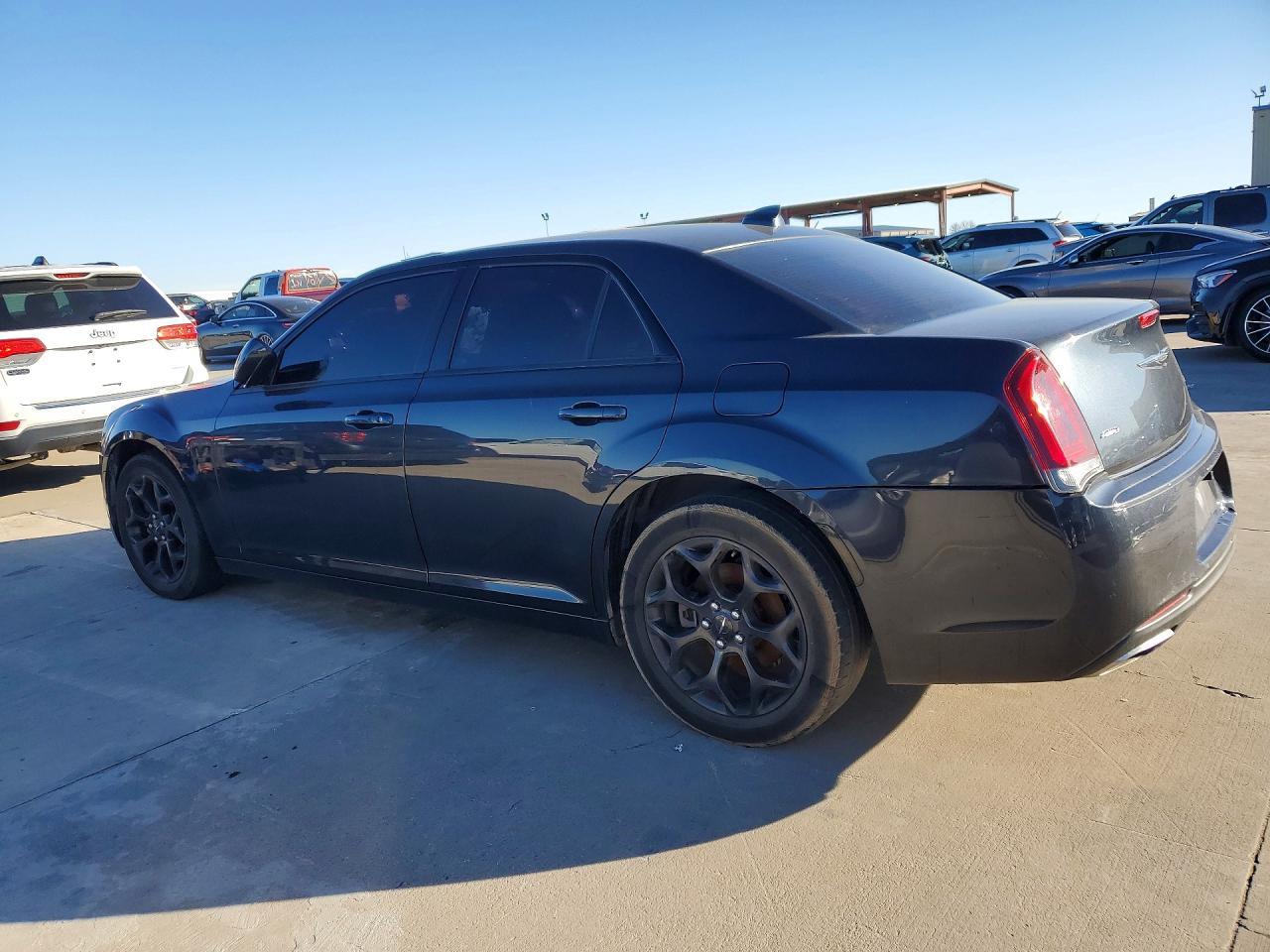 2019 CHRYSLER 300