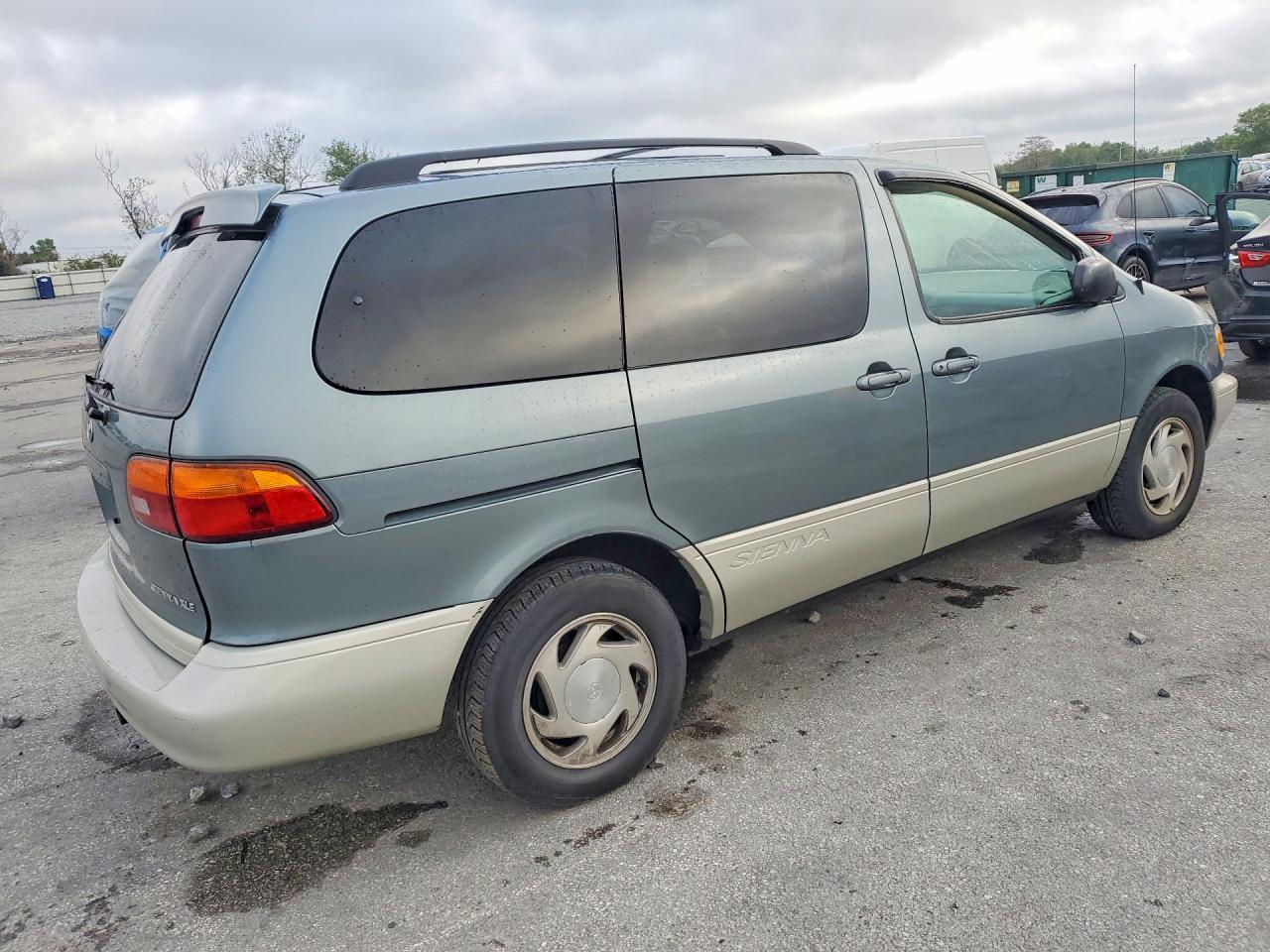 1998 TOYOTA SIENNA