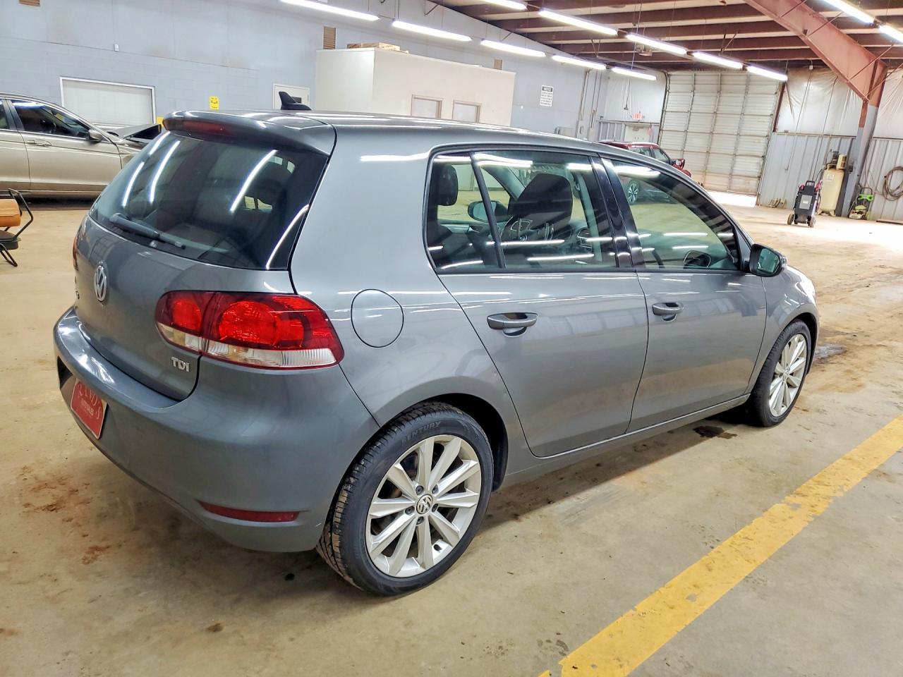 2013 VOLKSWAGEN GOLF