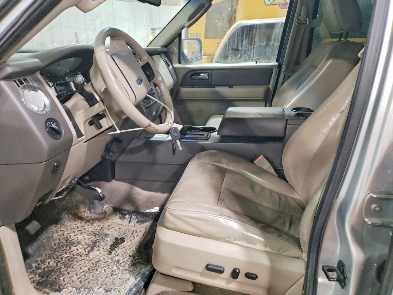 2010 FORD Expedition