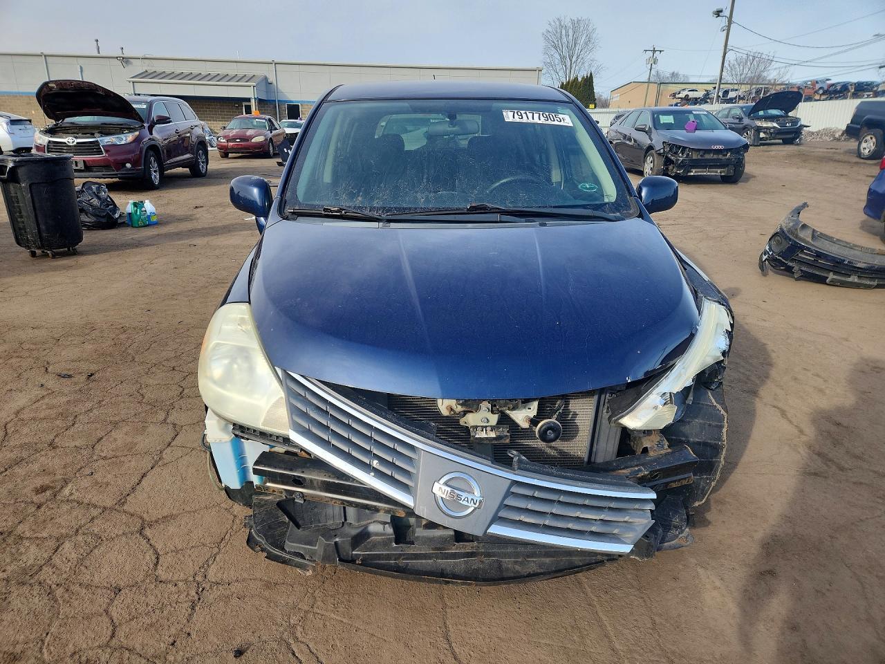 2009 NISSAN VERSA
