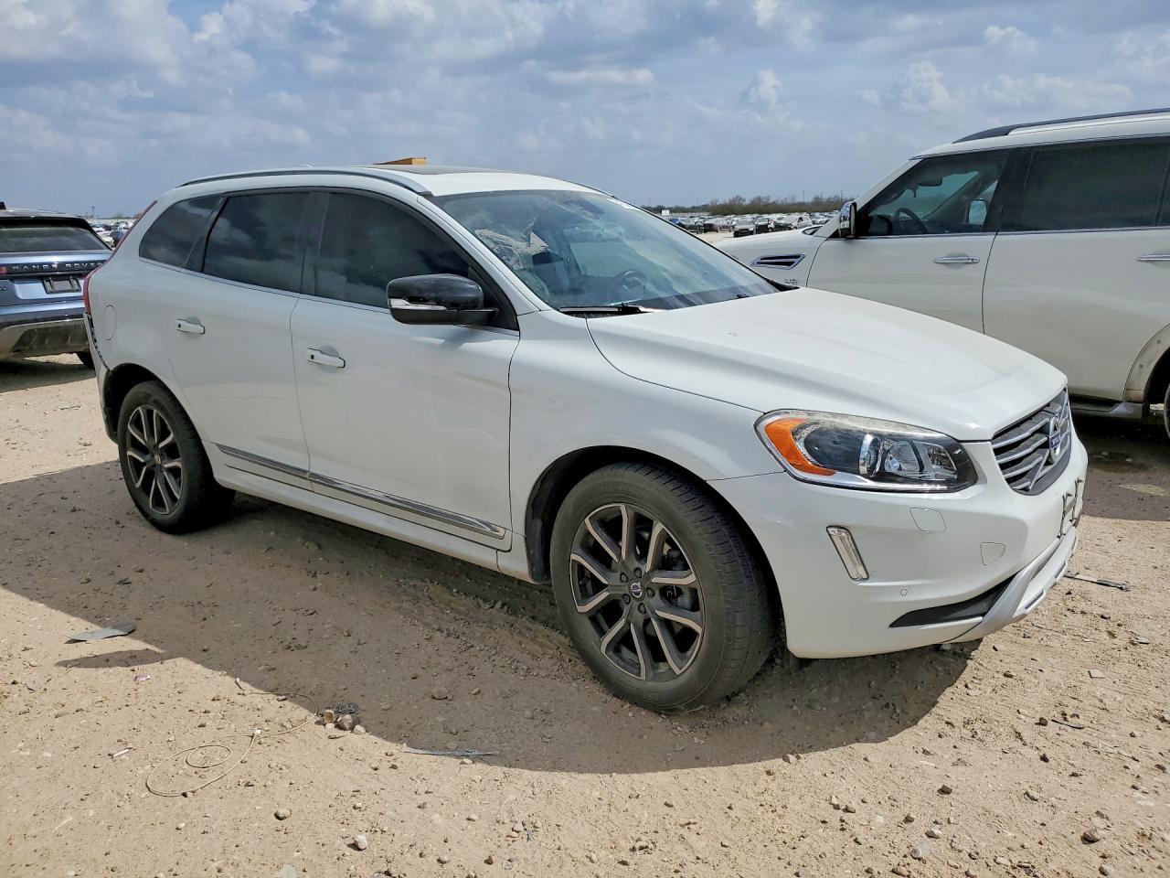 2017 VOLVO XC60
