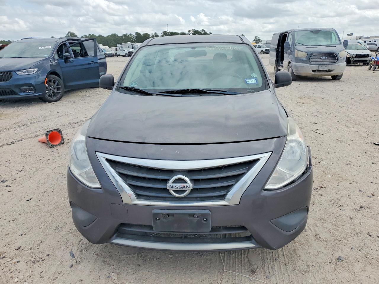 2015 NISSAN VERSA