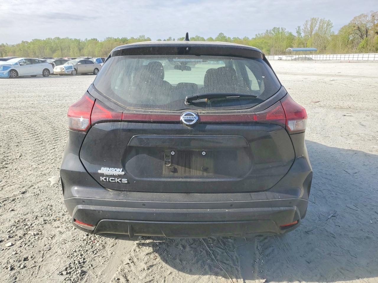 2021 NISSAN KICKS