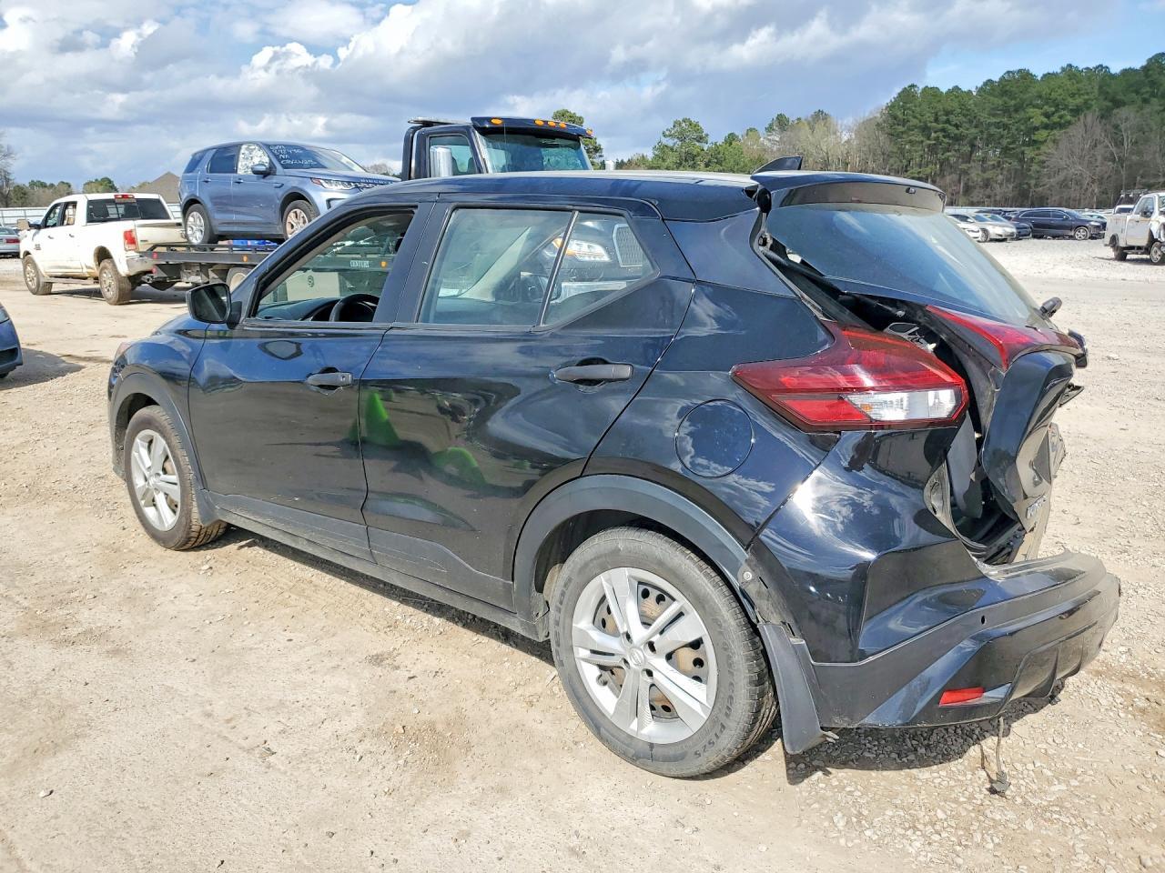 2021 NISSAN KICKS