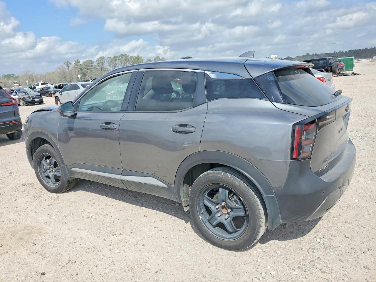 2025 NISSAN KICKS
