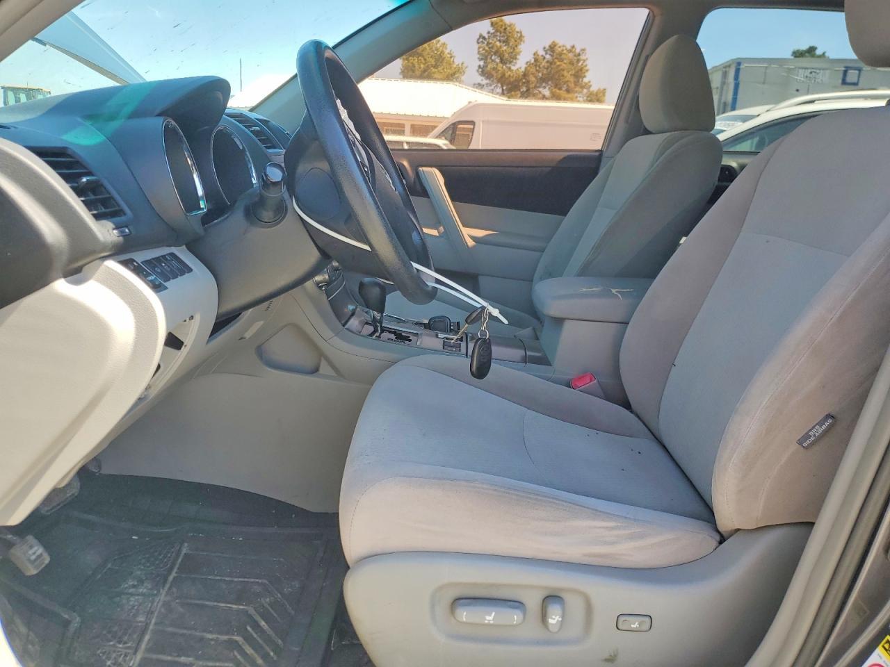 2012 TOYOTA HIGHLANDER
